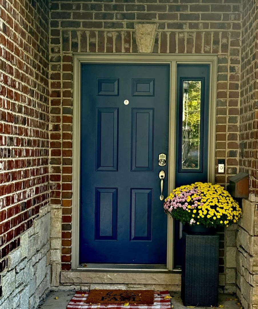 611 Fairfield Avenue Elmhurst, IL 60126 - Photo 4 of 44 a front view of a house with a shower