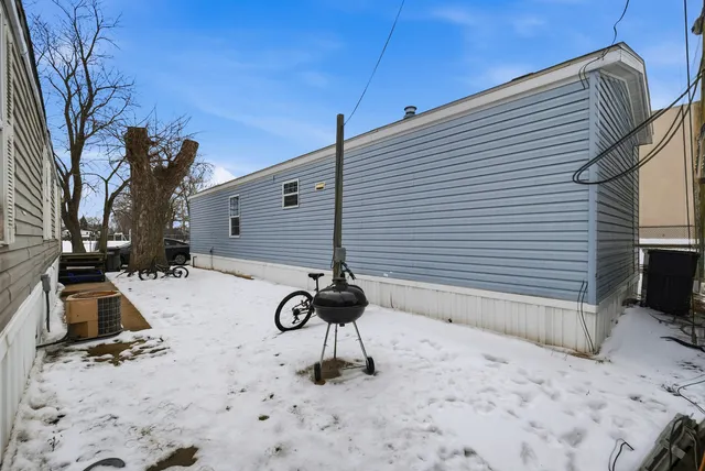 $32,000 | 815 East Oakton St Street, Unit 311, Des Plaines, IL 60018