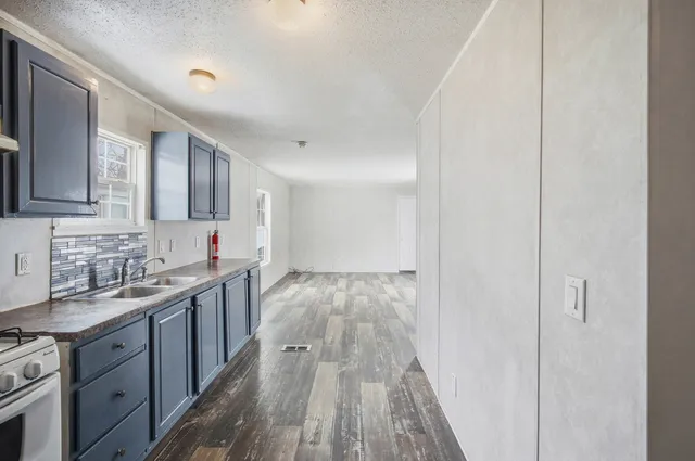 $32,000 | 815 East Oakton St Street, Unit 311, Des Plaines, IL 60018