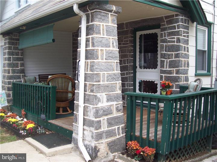 109 Harvin Road Upper Darby, PA 19082 - Photo 2 of 25 Porch