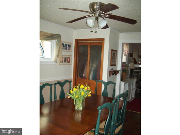 109 Harvin Road Upper Darby, PA 19082 - Photo 7 of 25 Dining Room