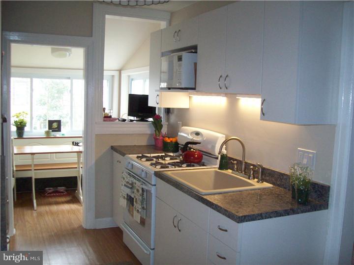 109 Harvin Road Upper Darby, PA 19082 - Photo 9 of 25 Kitchen