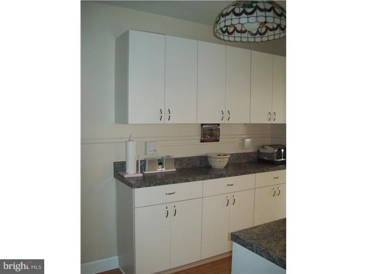 109 Harvin Road Upper Darby, PA 19082 - Photo 10 of 25 Kitchen