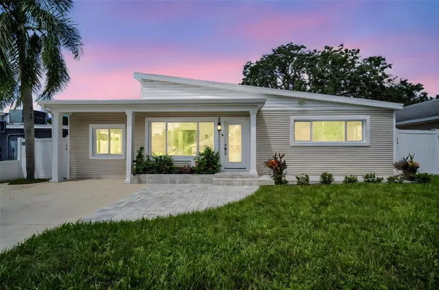 $449,000 | 713 Pine Street, Tarpon Springs, FL 34689