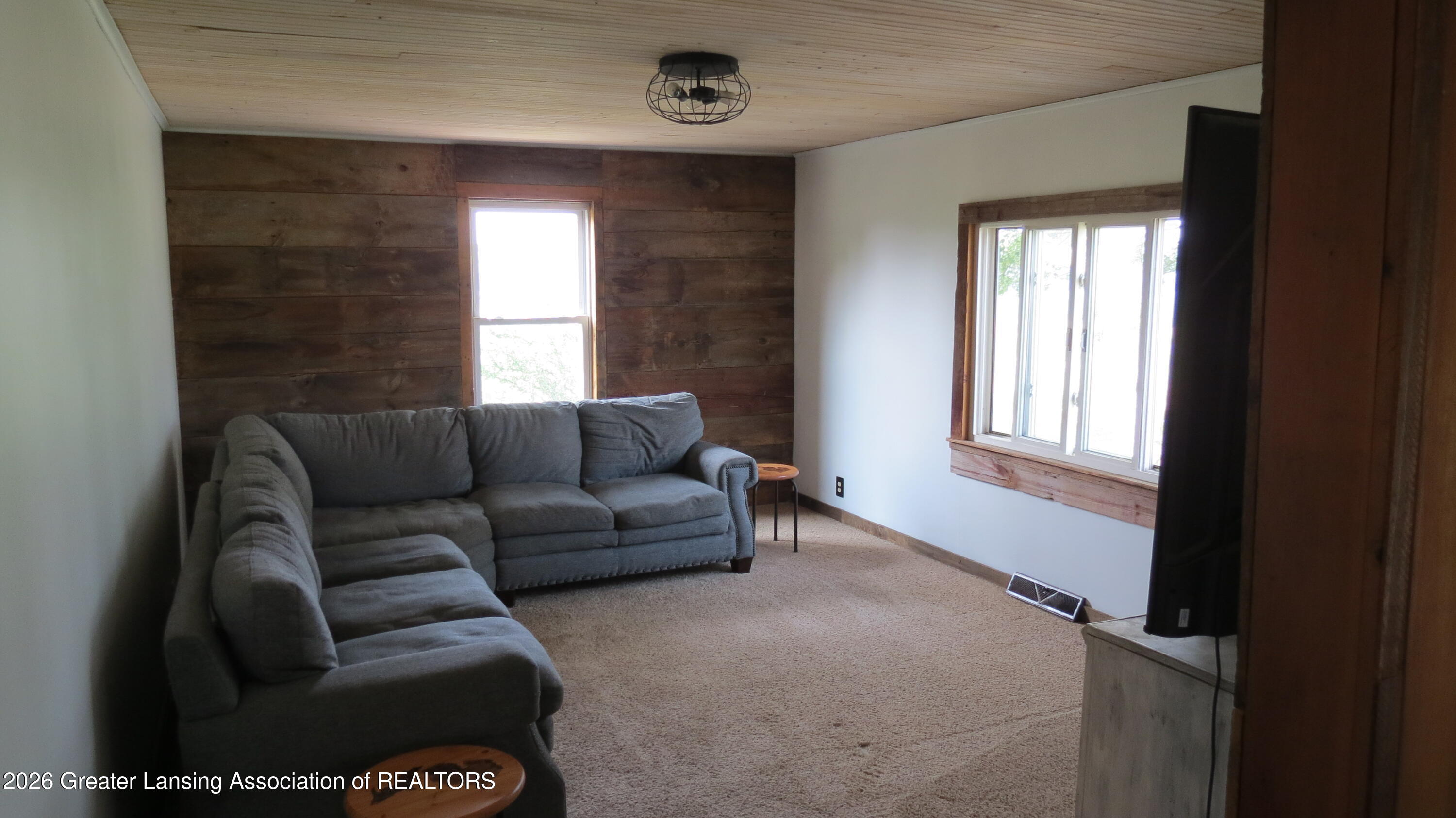6058 North Meridian Road Elsie, MI 48831 - Photo 19 of 81 IMG_0446