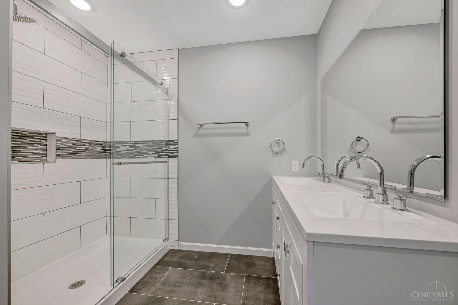 5143 Camargo Road Cincinnati, OH 45227 - Photo 34 of 49