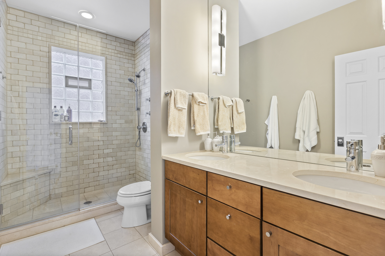 1846 North Mohawk Street, Unit B Chicago, IL 60614 - Photo 15 of 17