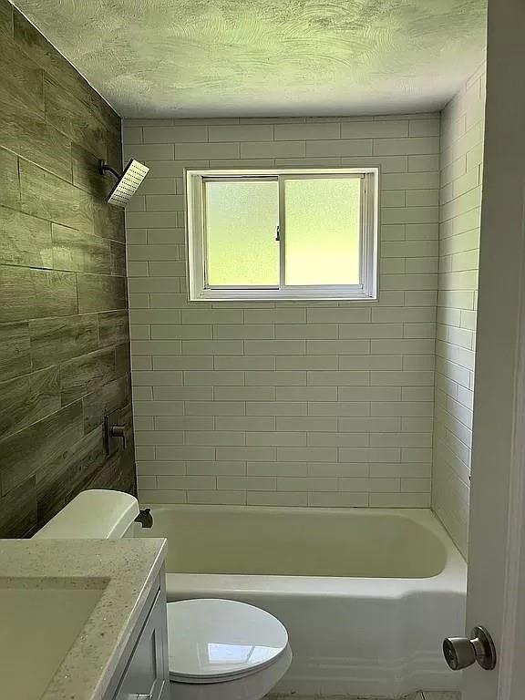 330 Beulah Road Pittsburgh, PA 15235 - Photo 11 of 24 a bathroom with a sink a toilet and a bathtub