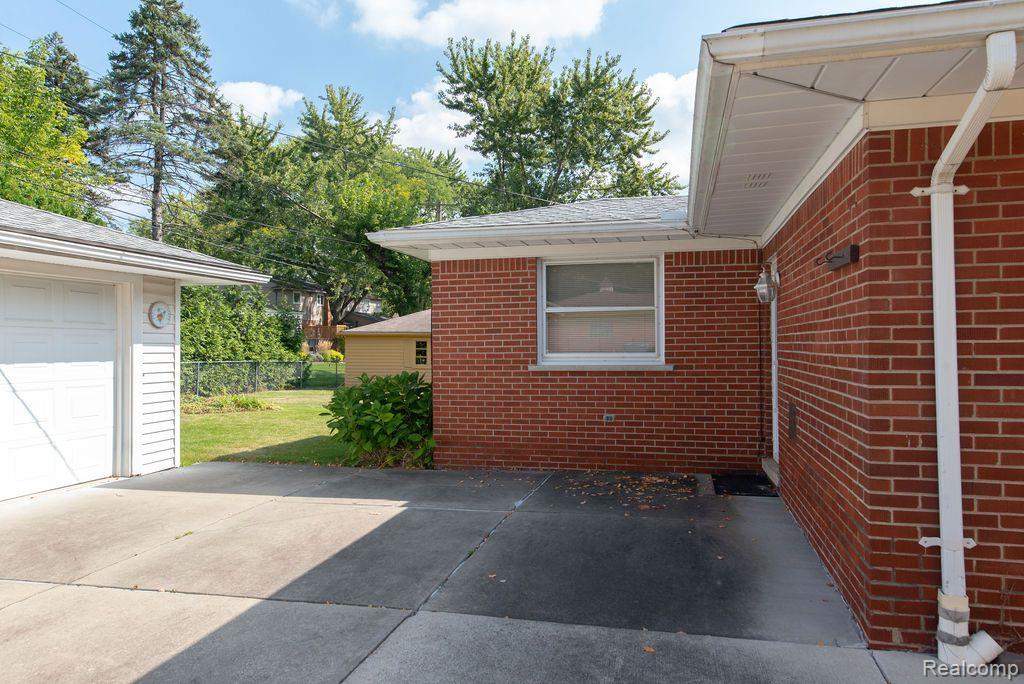4026 Highfield Road Royal Oak, MI 48073 - Photo 32 of 34