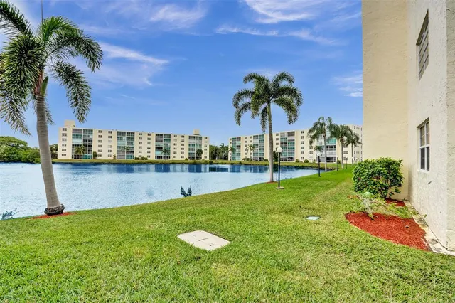$189,900 | 131 Southeast 3rd Avenue, Unit 304, Dania Beach, FL 33004