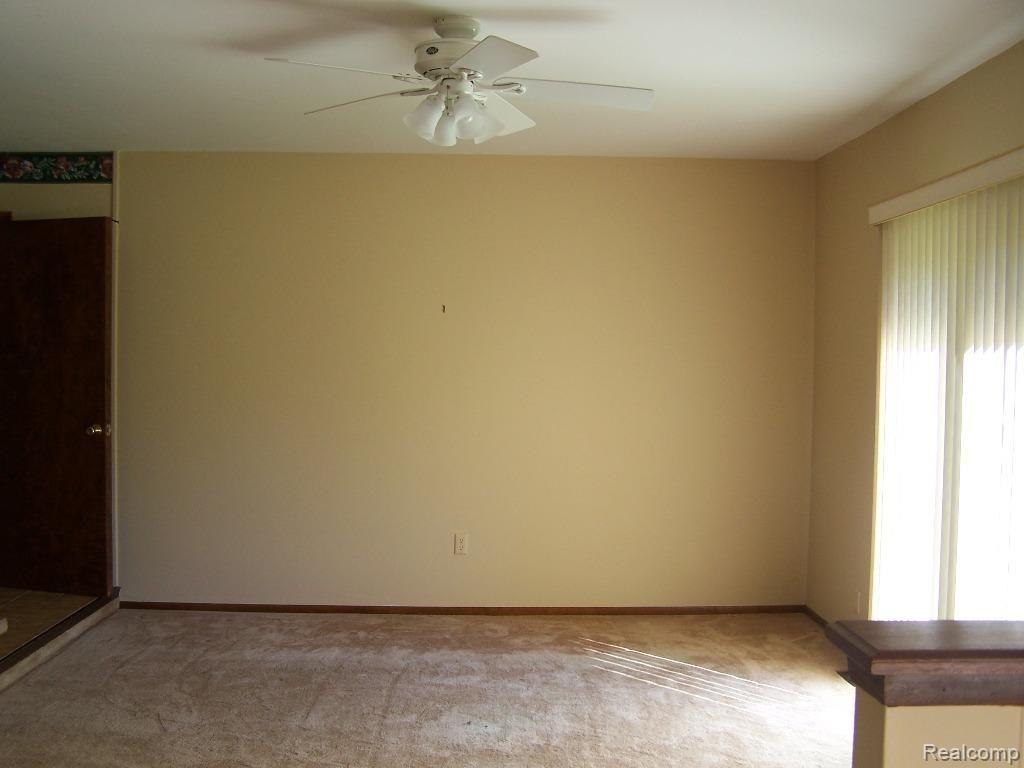 10912 Hibner Road Hartland, MI 48353 - Photo 9 of 21 Hibner 10912 011.jpg