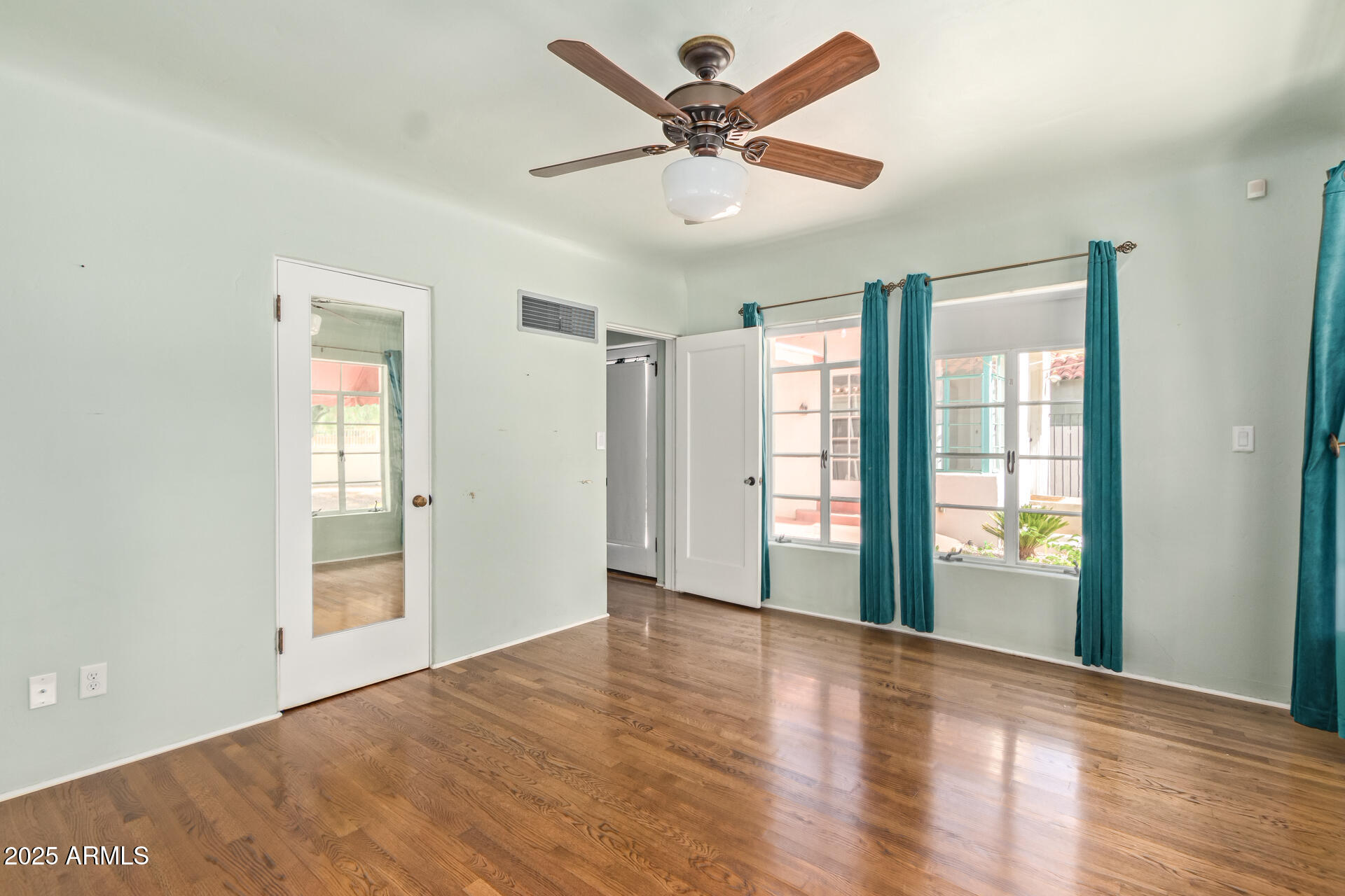 509 West Coronado Road Phoenix, AZ 85003 - Photo 13 of 26 0015-13 - Coronado