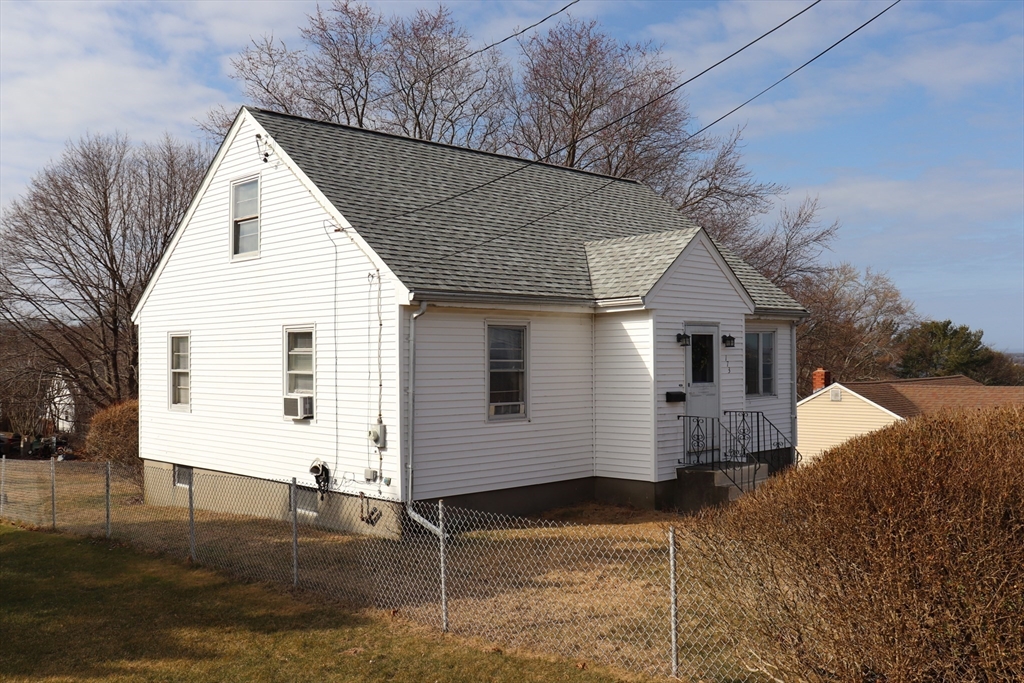 173 Hooper Street Tiverton, RI 02878 - Photo 6 of 30