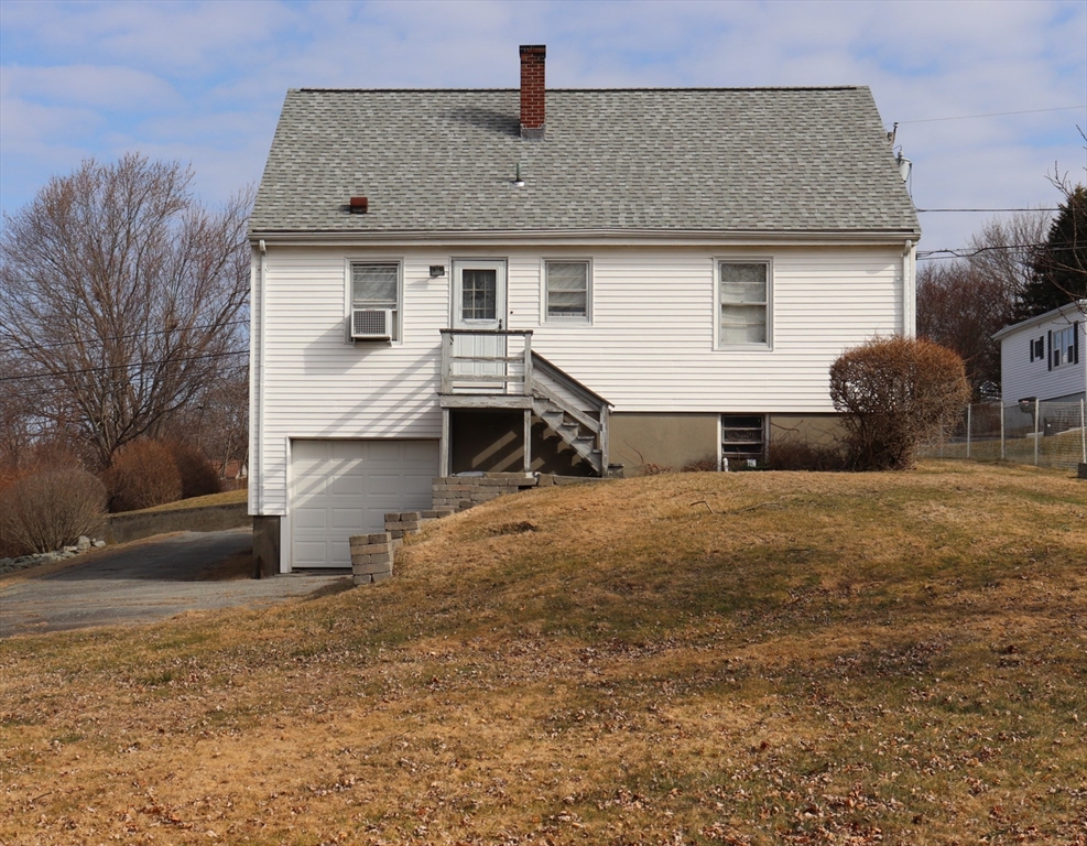 173 Hooper Street Tiverton, RI 02878 - Photo 7 of 30