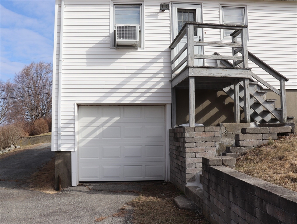 173 Hooper Street Tiverton, RI 02878 - Photo 9 of 30