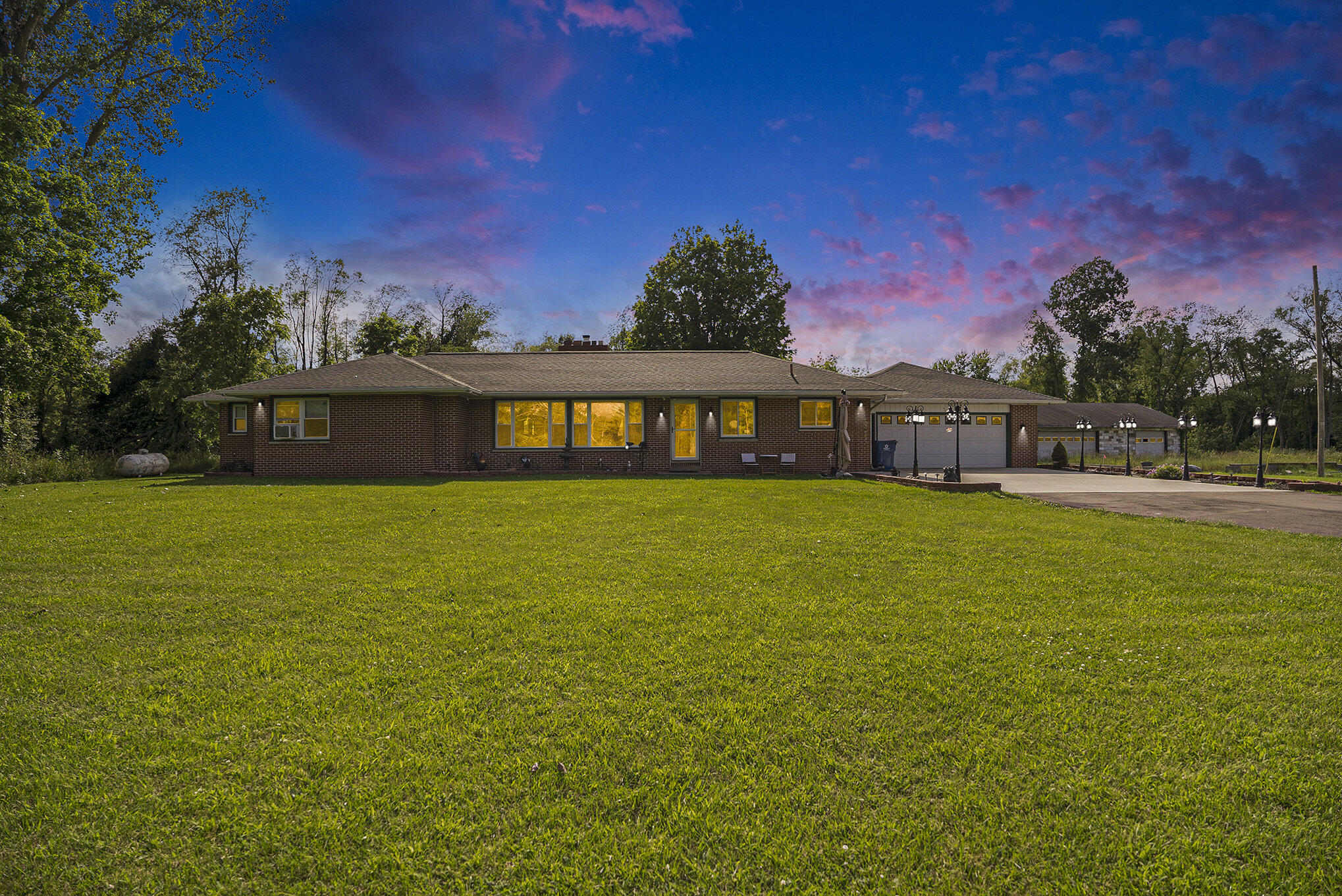 956 29 1/2 Mile Road Albion, MI 49224 - Photo 32 of 32 002_a7s00018_twilight_880