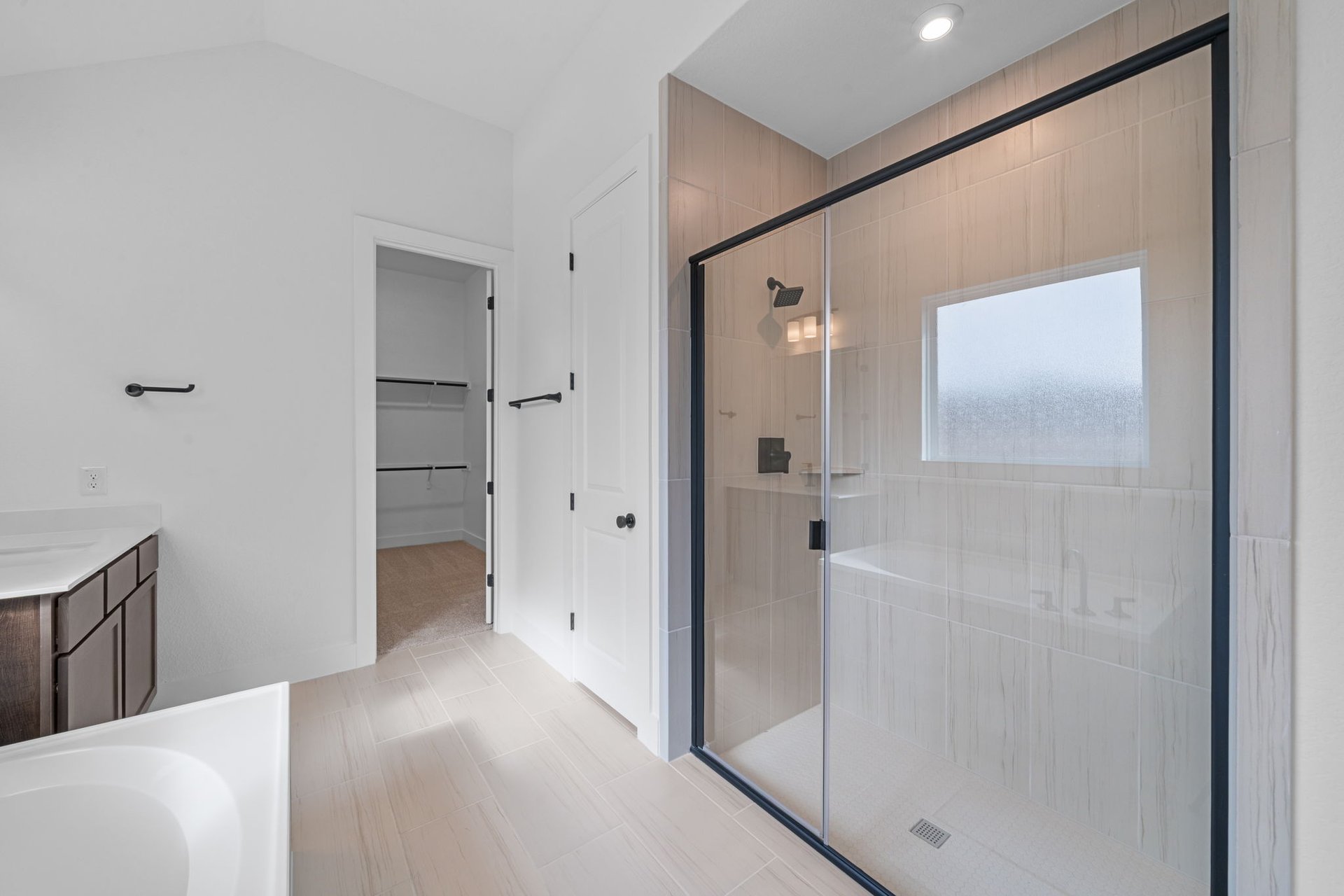 408 Texas Drive Georgetown, TX 78628 - Photo 21 of 39 a bathroom with a bathtub and shower