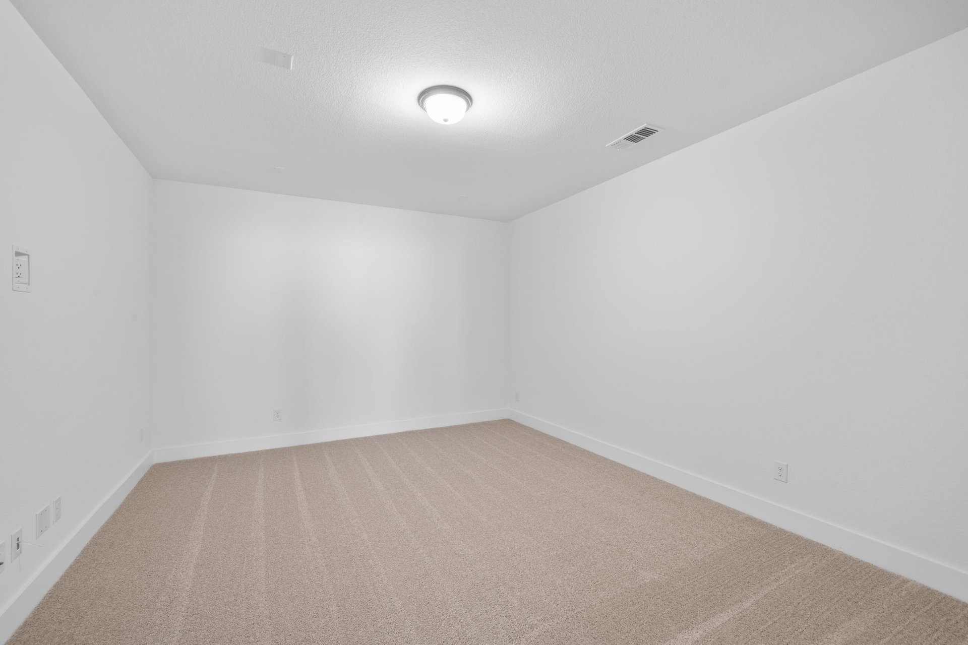 408 Texas Drive Georgetown, TX 78628 - Photo 25 of 39 a view of room