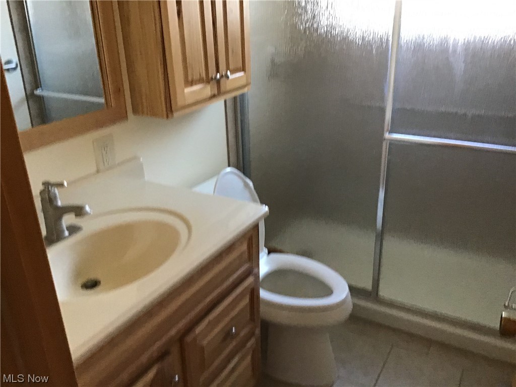 1155 Monarch Road Cleveland, OH 44121 - Photo 28 of 34