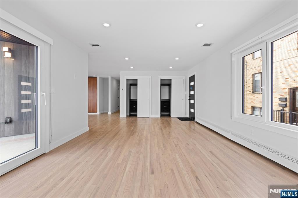 7 Sterling Place, Unit 1 Edgewater, NJ 07020 - Photo 11 of 33