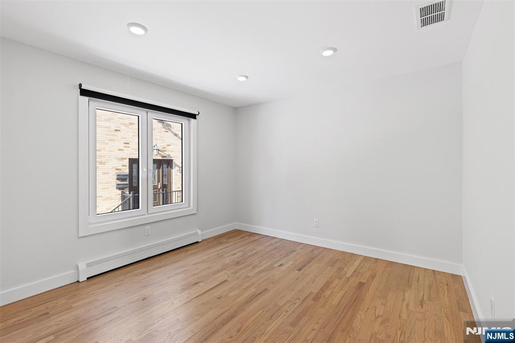 7 Sterling Place, Unit 1 Edgewater, NJ 07020 - Photo 20 of 33