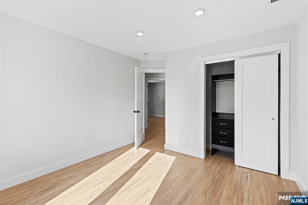 7 Sterling Place, Unit 1 Edgewater, NJ 07020 - Photo 23 of 33