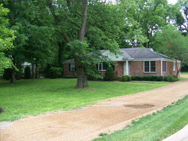 157 Cheek Road Nashville, TN 37205 - Photo 10 of 10 Treed lot with sweet all brick house