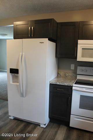 6707 Rutledge Road Louisville, KY 40258 - Photo 14 of 17 15