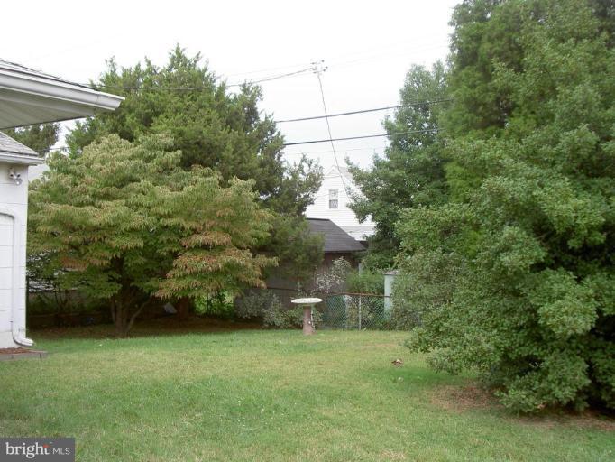 3407 Cornwall Road Dundalk, MD 21222 - Photo 4 of 15 Back yard