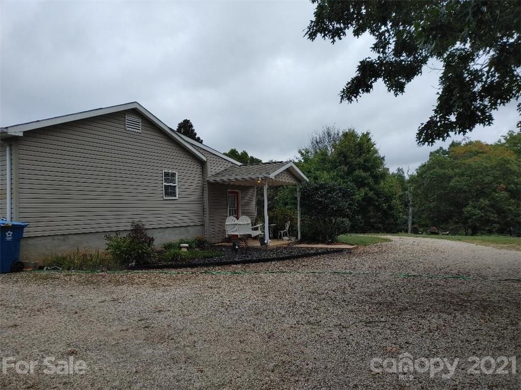 4947 Quartz Ridge Road Maiden, NC 28650 - Photo 3 of 21 Gallery Image 3