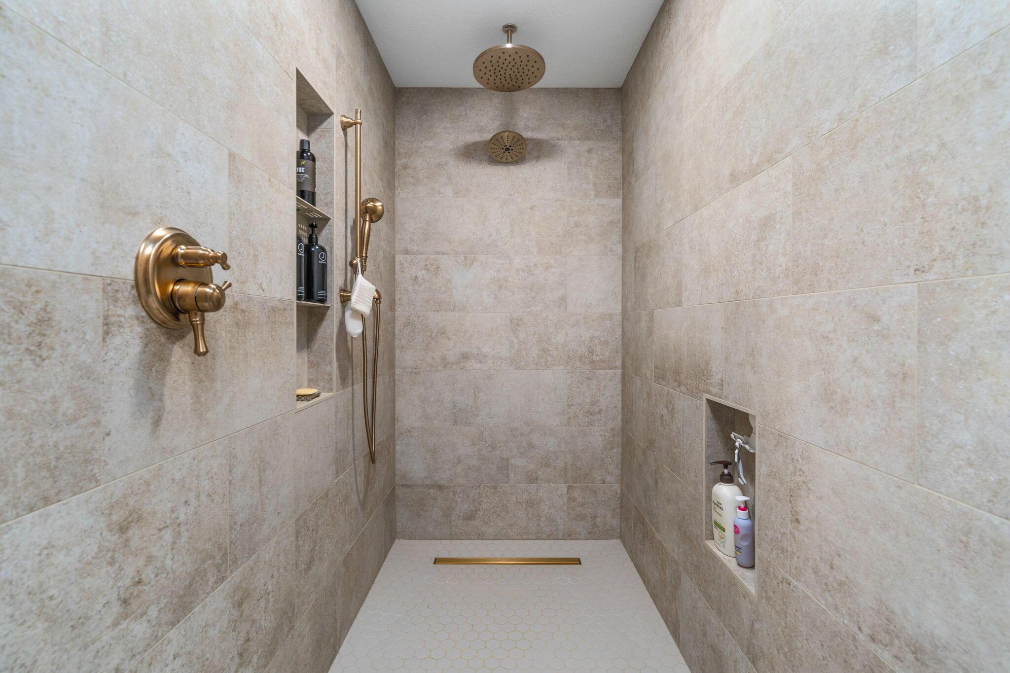 5516 Lancaster Road Hebron, OH 43025 - Photo 26 of 116 Primary shower