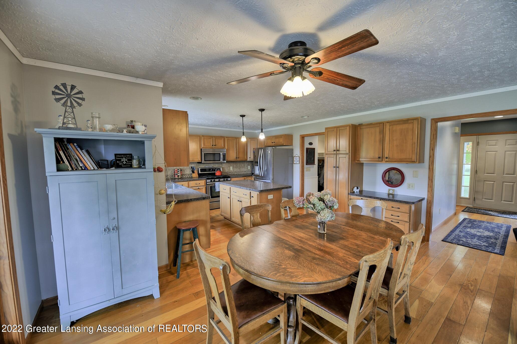 11205 South Bauer Road Eagle, MI 48822 - Photo 11 of 50 Kitchen to dining