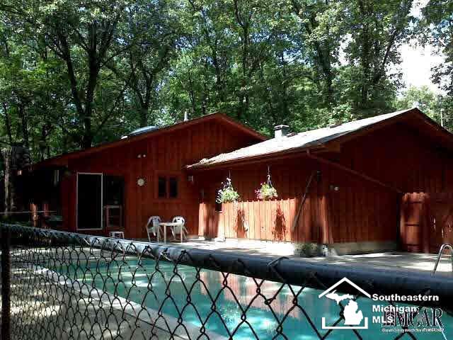 7156 Jackman Road Temperance, MI 48182 - Photo 5 of 24 21285090-4.JPG