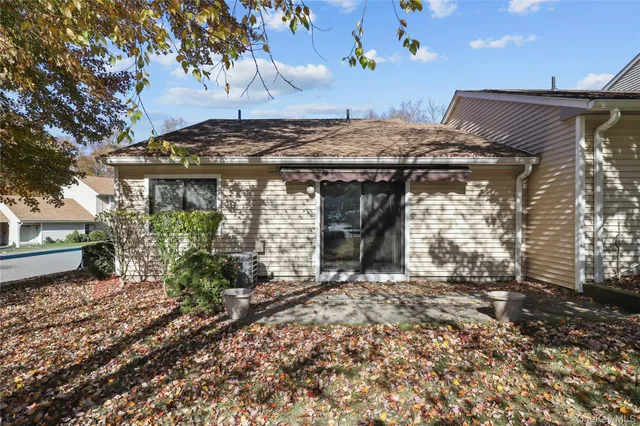 $559,900 | 98 Molly Pitcher Lane, Unit A, Yorktown Heights, NY 10598