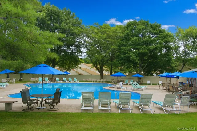 $559,900 | 98 Molly Pitcher Lane, Unit A, Yorktown Heights, NY 10598