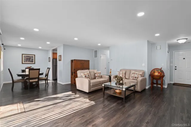 $559,900 | 98 Molly Pitcher Lane, Unit A, Yorktown Heights, NY 10598