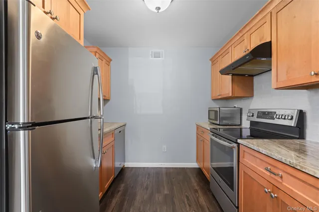 $559,900 | 98 Molly Pitcher Lane, Unit A, Yorktown Heights, NY 10598