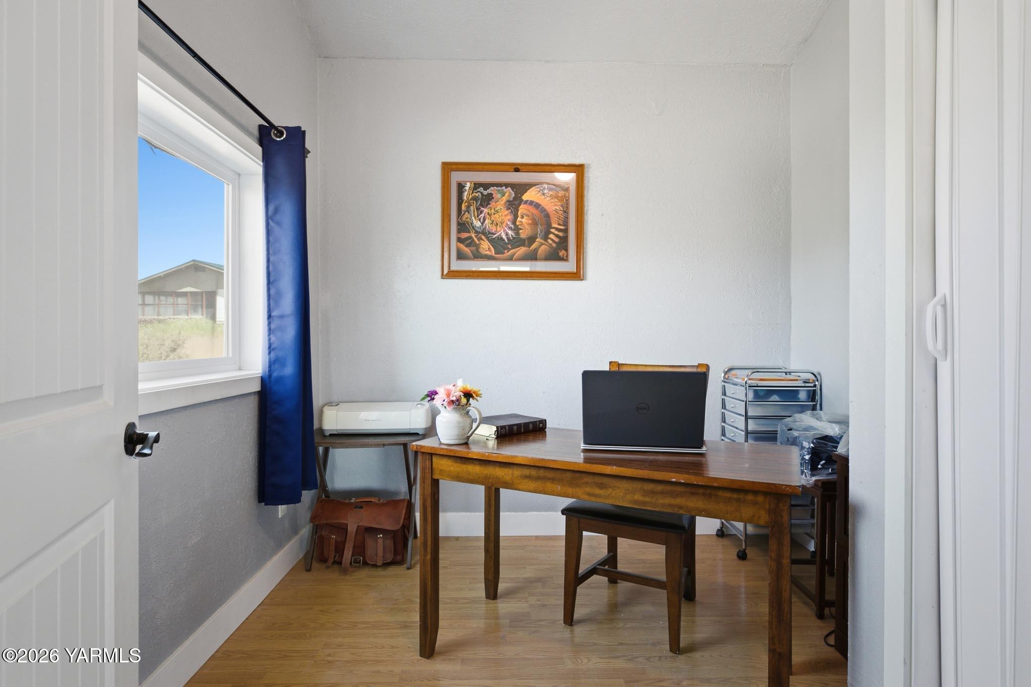 900 Slavin Road Yakima, WA 98903 - Photo 18 of 27 18 Office Bedroom 1