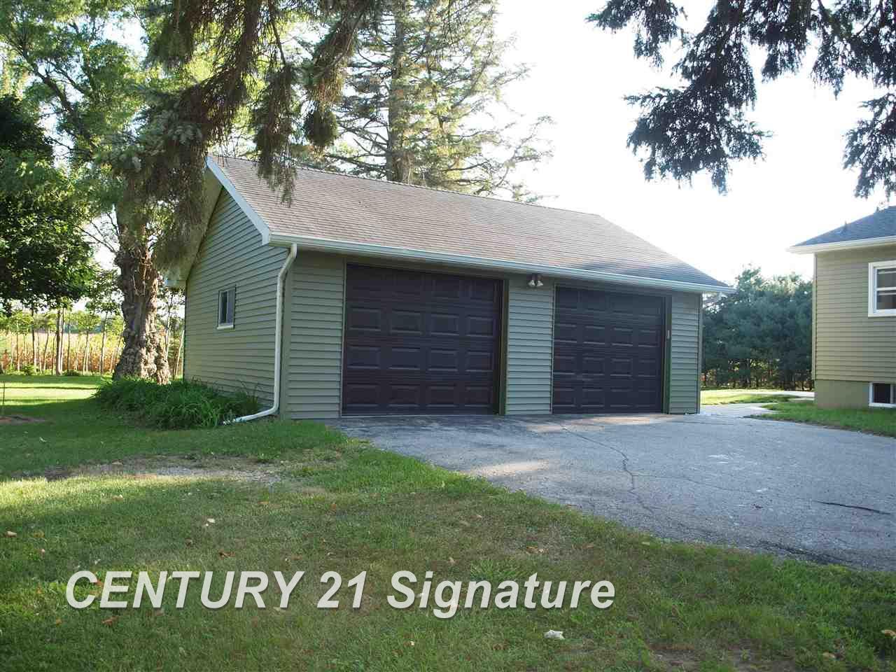 12281 West Mt Morris Road Flushing, MI 48433 - Photo 4 of 39 Gallery Image 4