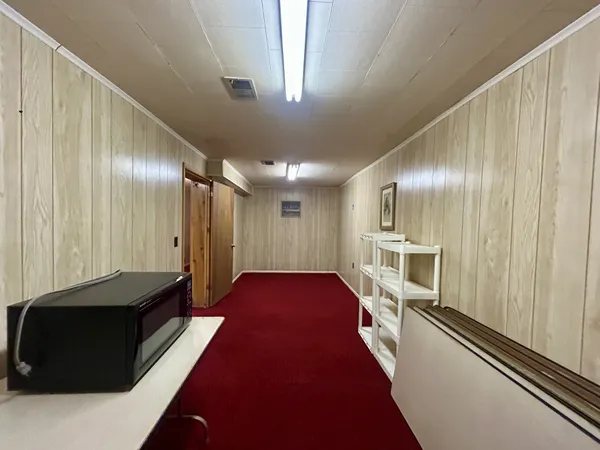 a view of livingroom with furniture