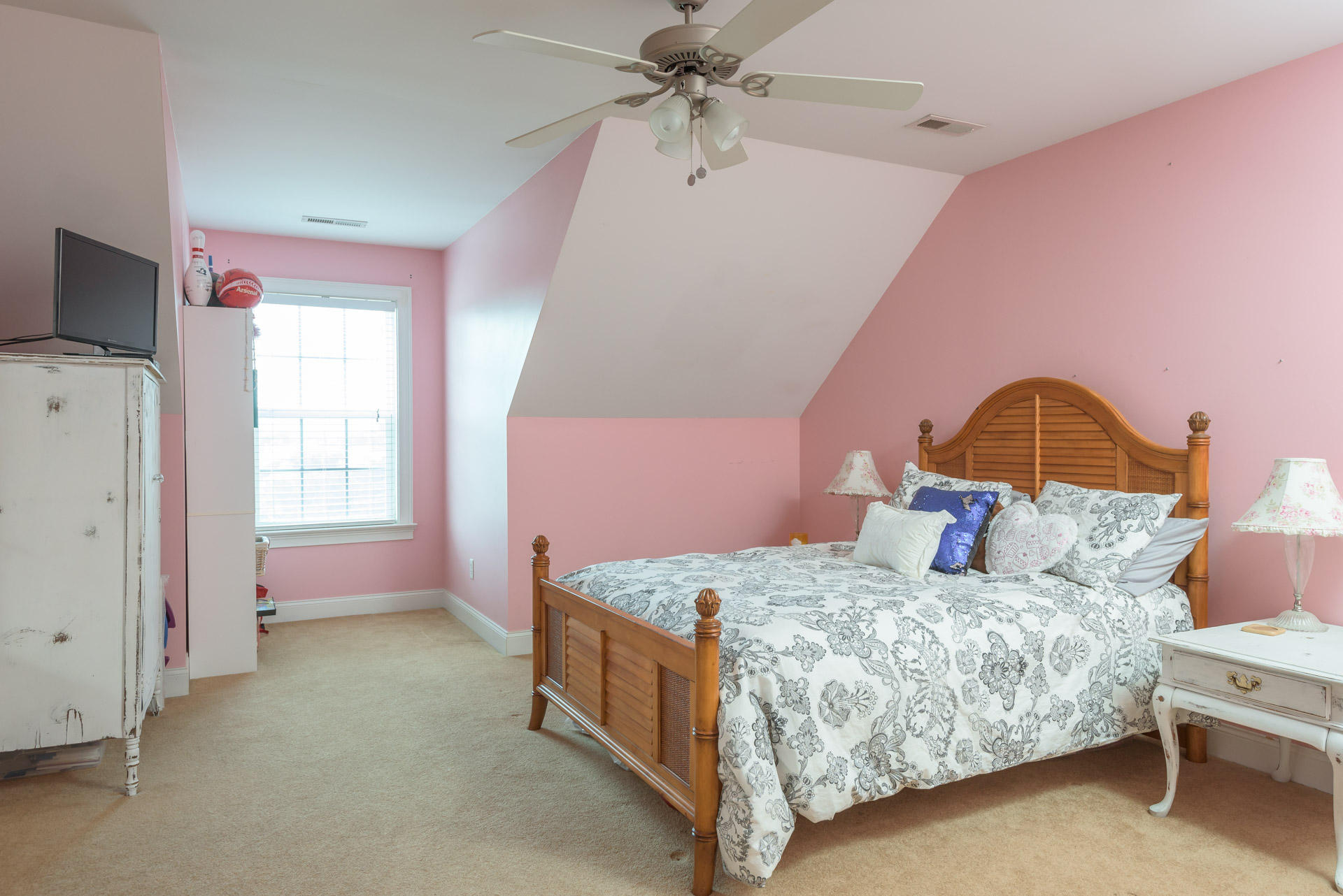 7504 Noah Reid Road, Unit 3 Chattanooga, TN 37416 - Photo 16 of 22 Guest bedroom