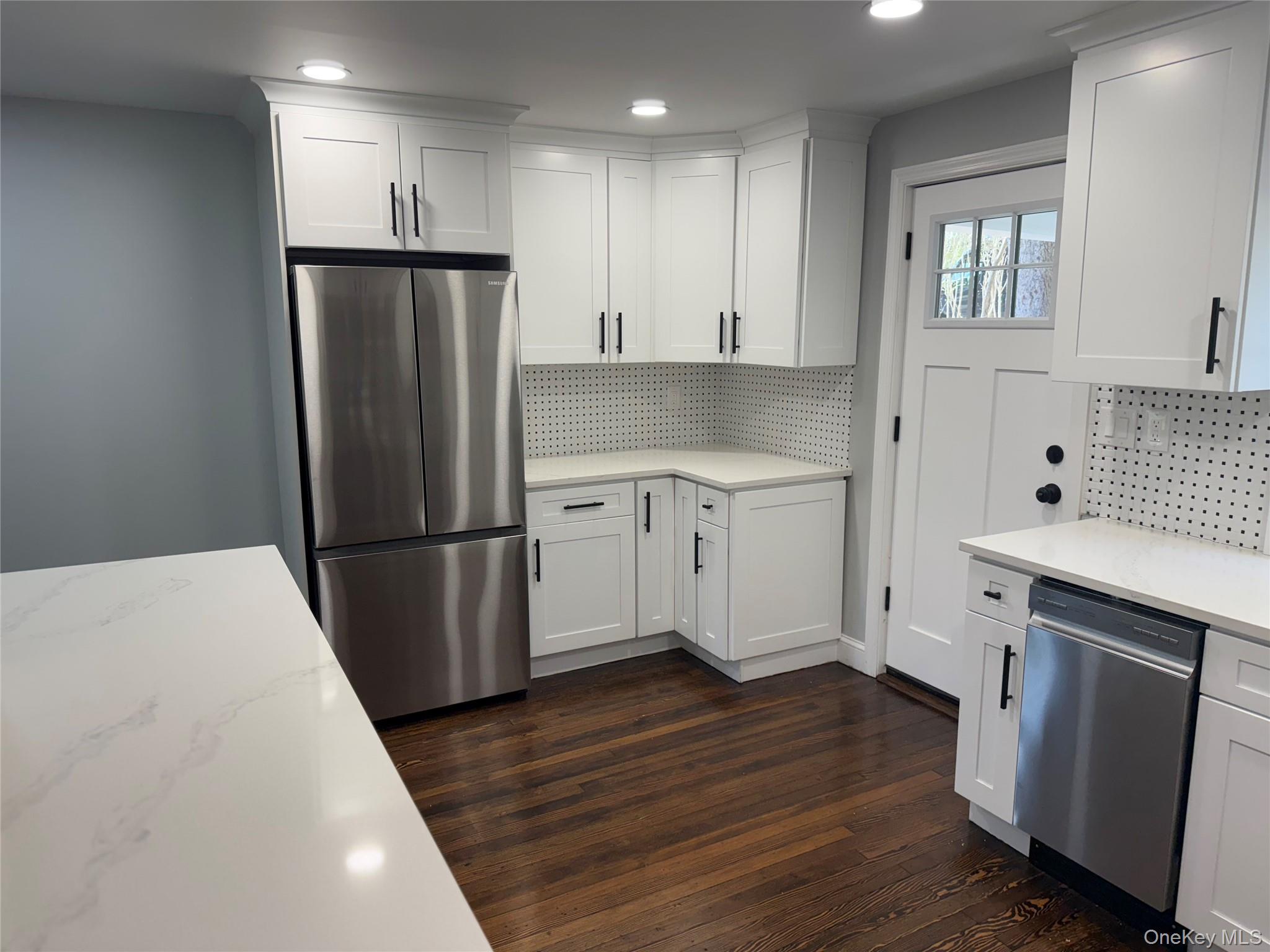 2288 River Road Calverton, NY 11933 - Photo 18 of 36