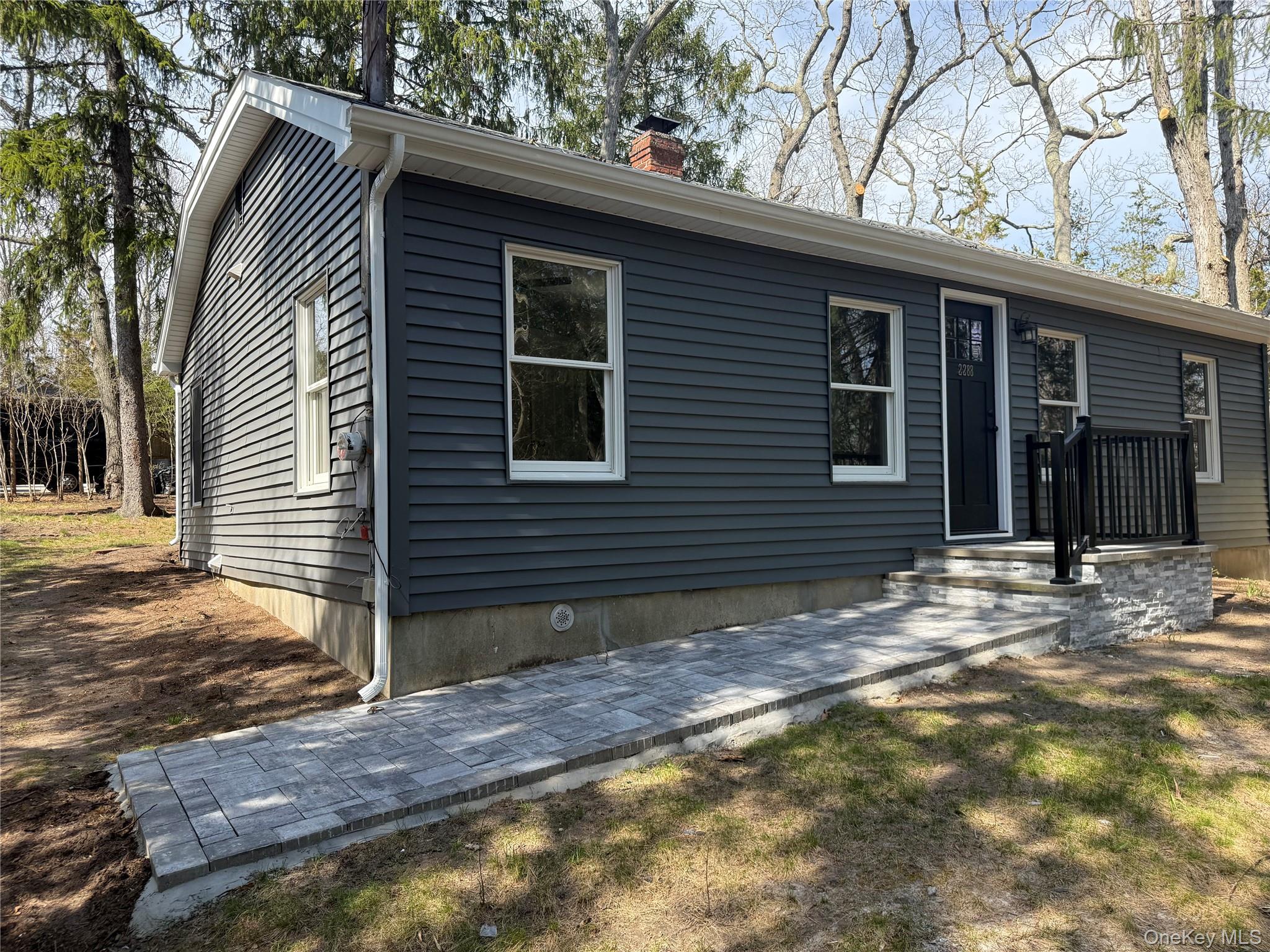 2288 River Road Calverton, NY 11933 - Photo 2 of 36