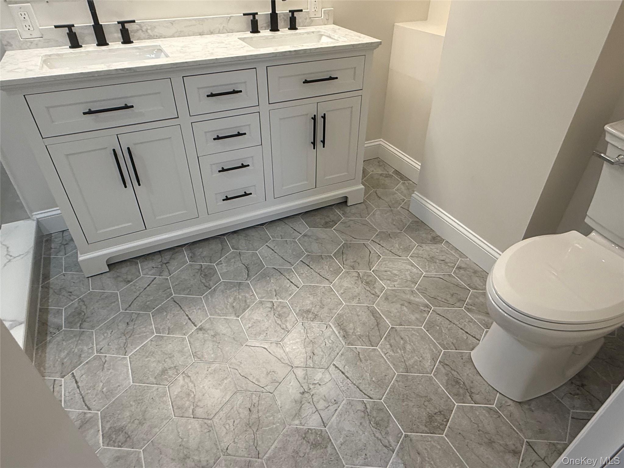 2288 River Road Calverton, NY 11933 - Photo 27 of 36