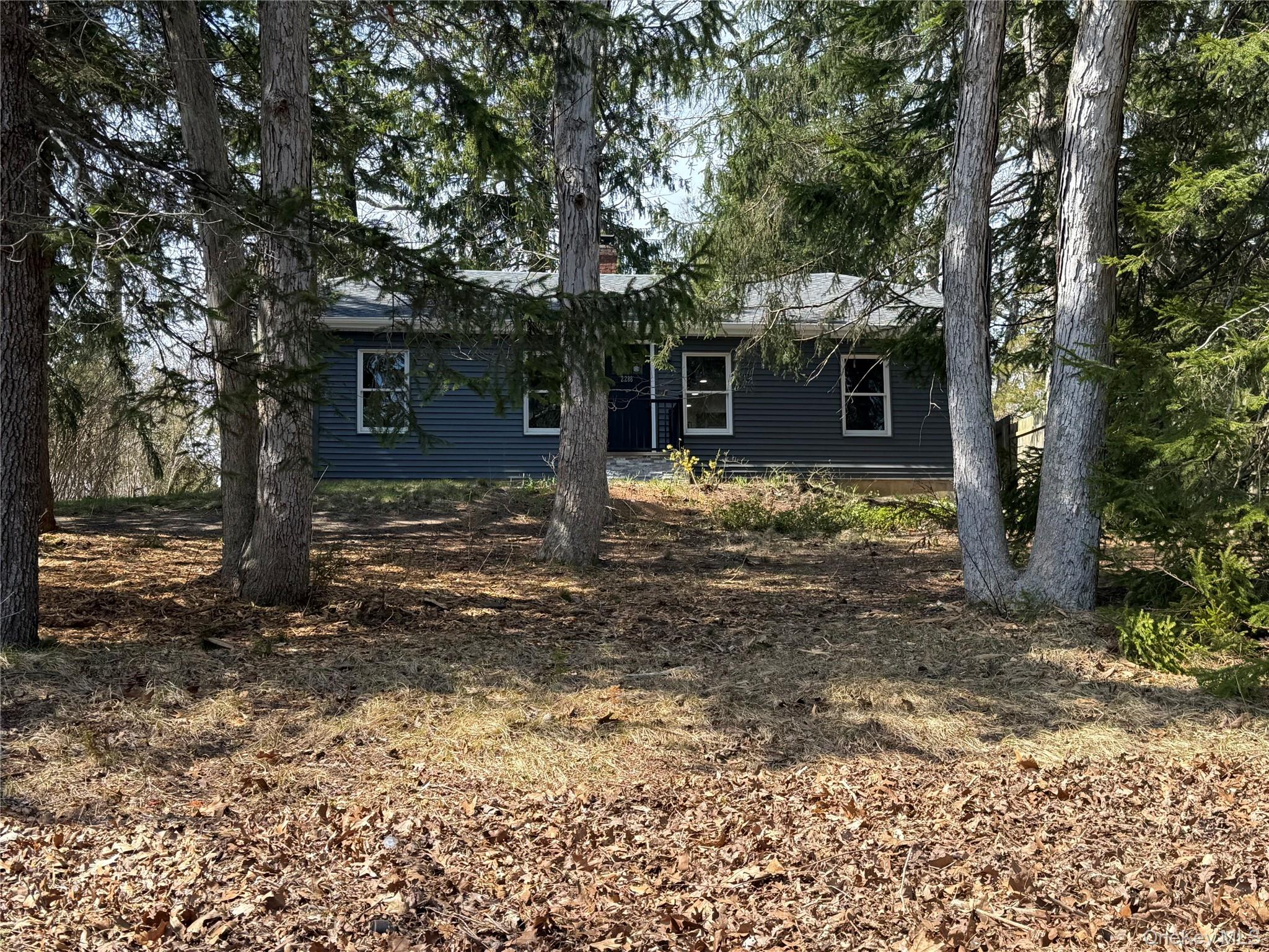 2288 River Road Calverton, NY 11933 - Photo 6 of 36