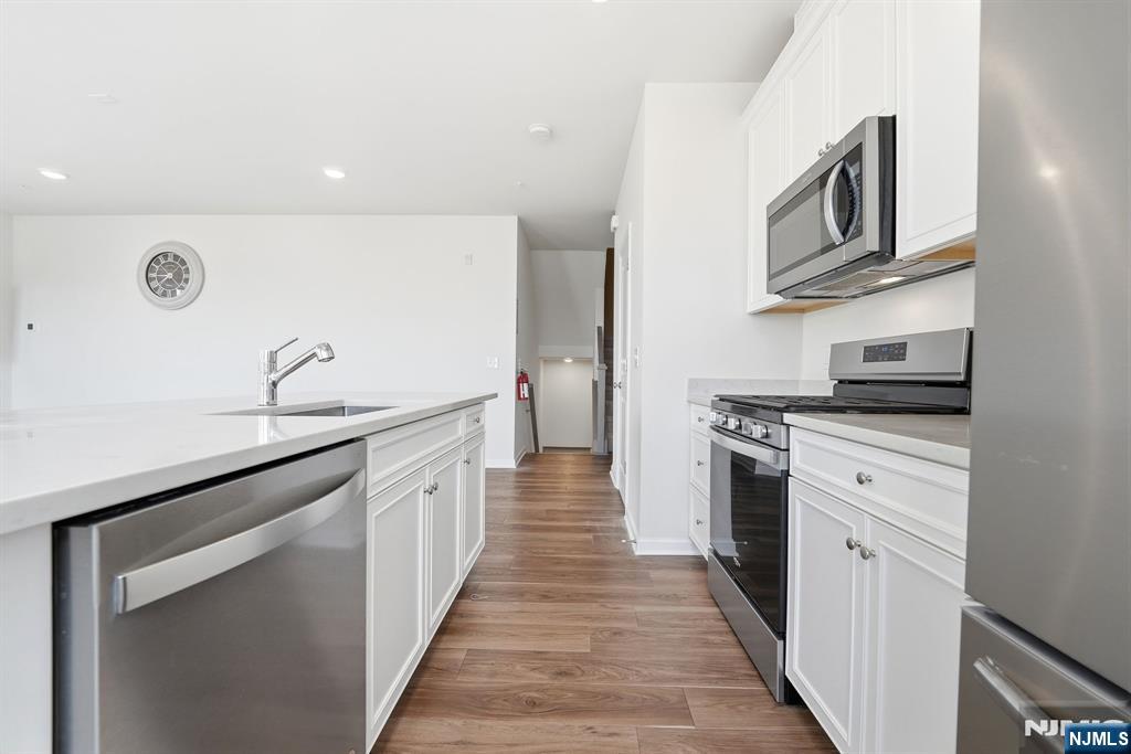 3 Arnold Drive Wood-Ridge, NJ 07075 - Photo 14 of 46