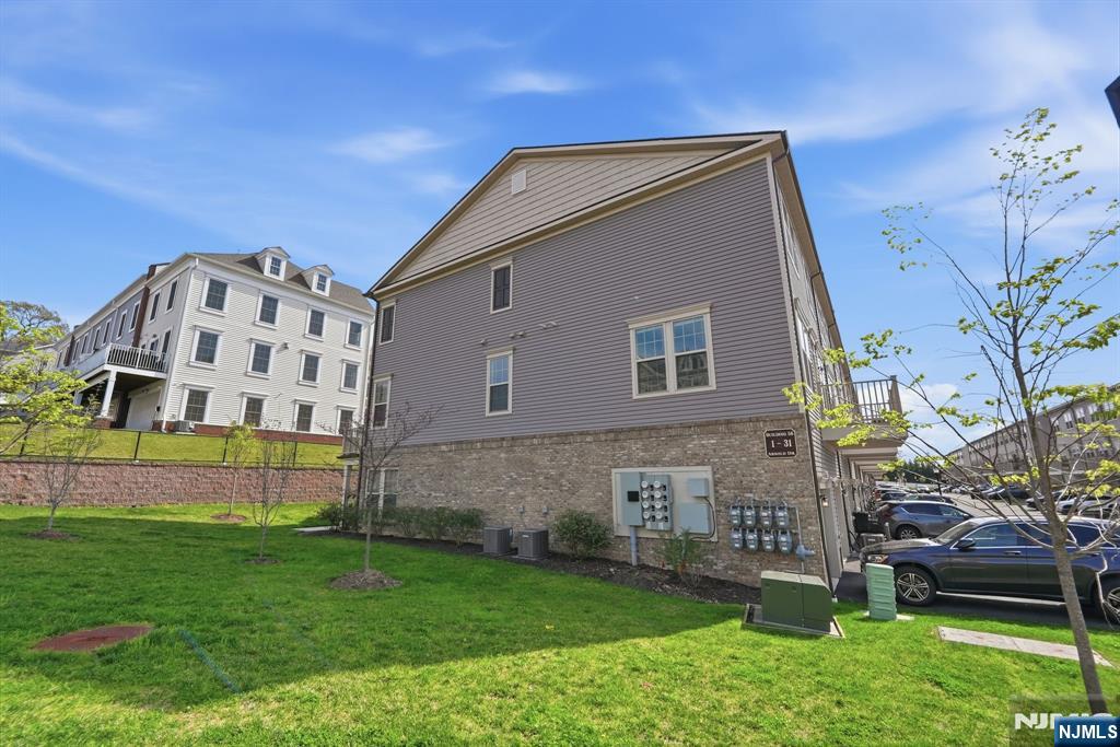 3 Arnold Drive Wood-Ridge, NJ 07075 - Photo 4 of 46