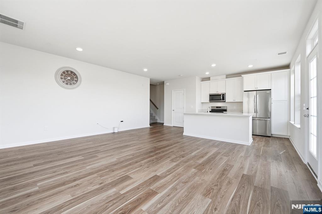 3 Arnold Drive Wood-Ridge, NJ 07075 - Photo 9 of 46