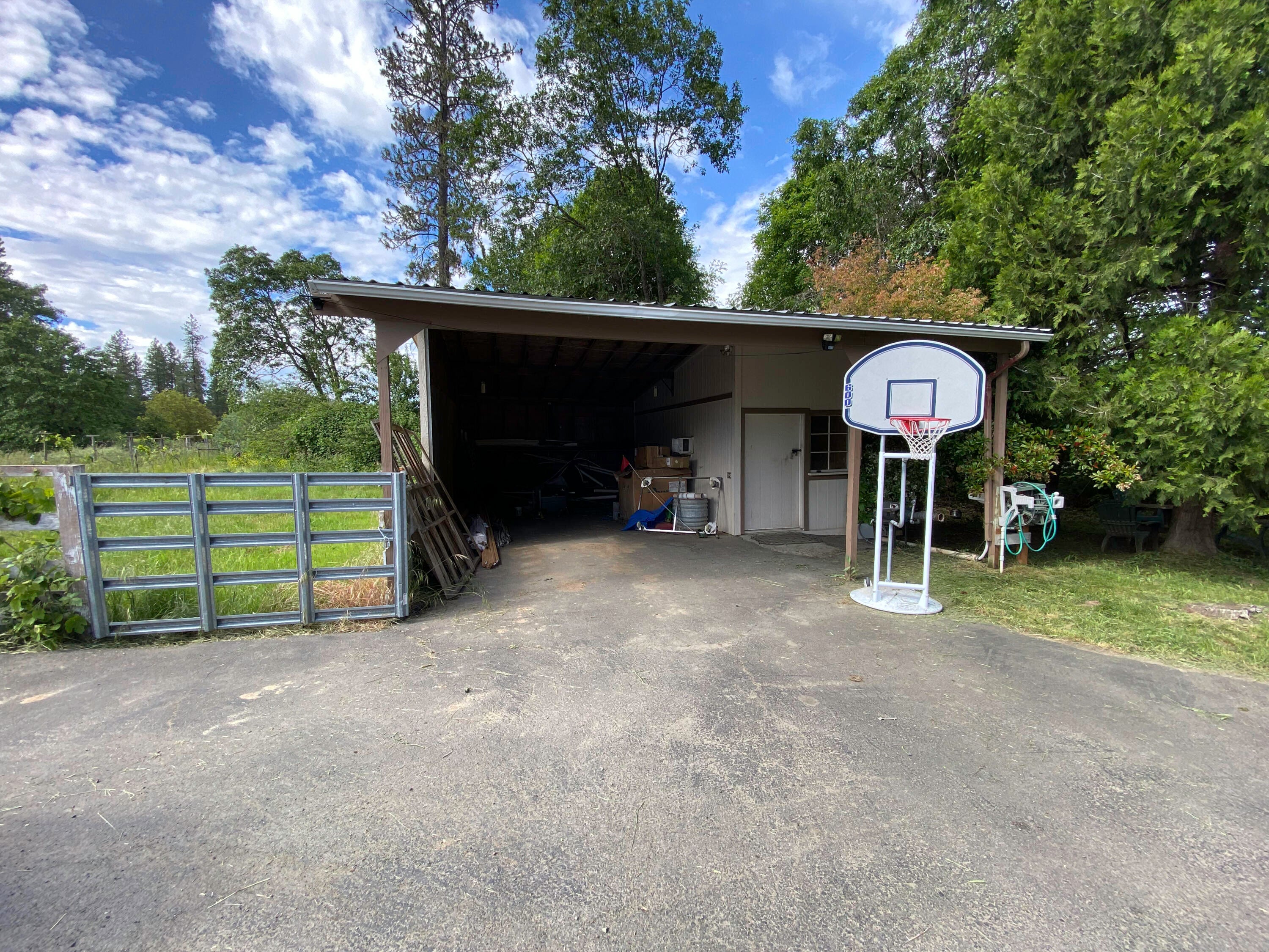 1205 Pine Grove Road Rogue River, OR 97537 - Photo 29 of 67 009