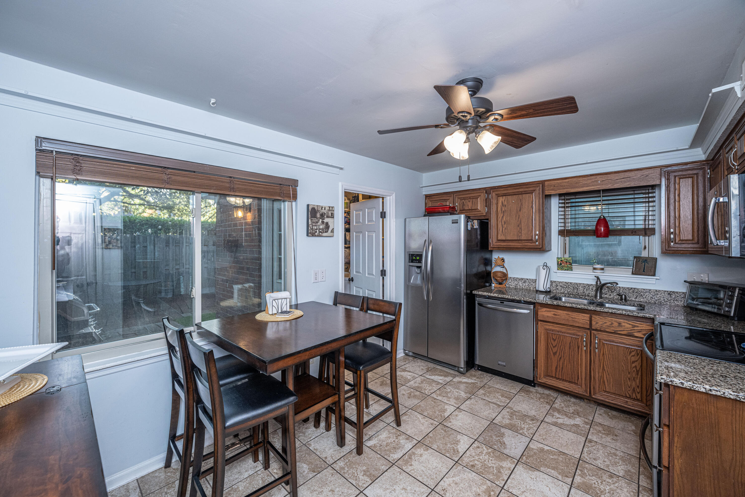 1060 Hunters Trace Mount Pleasant, SC 29464 - Photo 8 of 18 1060HuntersTrce14